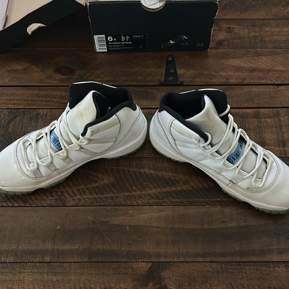 Air Jordan Retro 11 - Picture 9 of 10